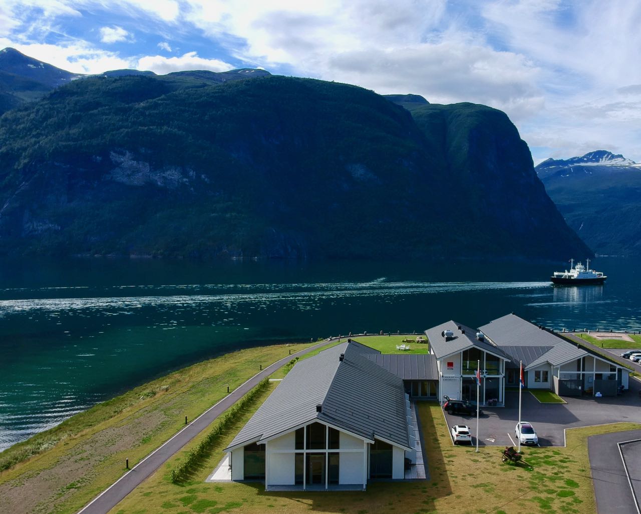 Valldal Fjordhotell fjord review