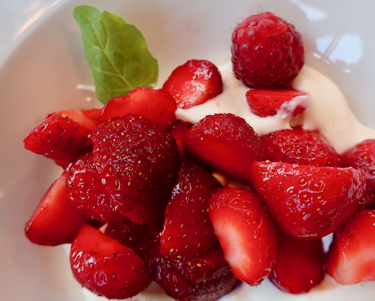 Valldal Fjordhotell strawberries review