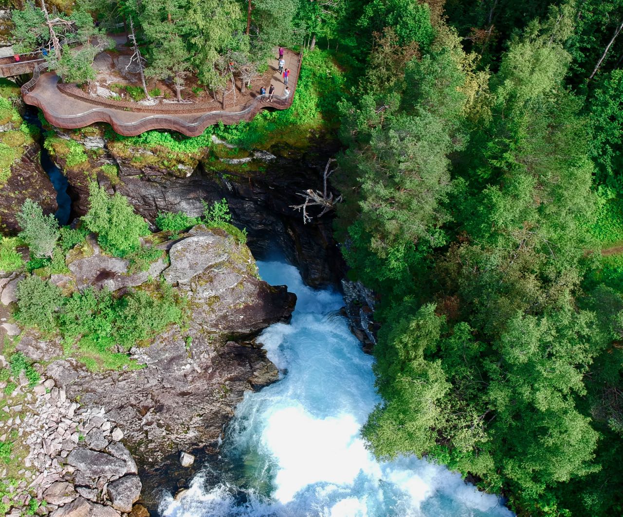 Valldal Fjordhotell juvet waterfall air drone review