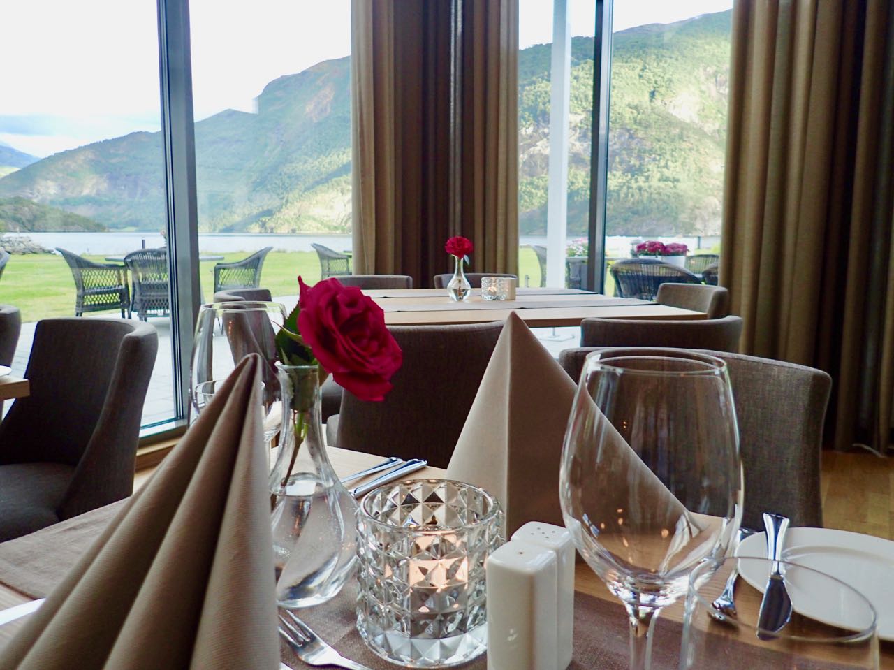 Valldal fjordhotell dinner restaurant review