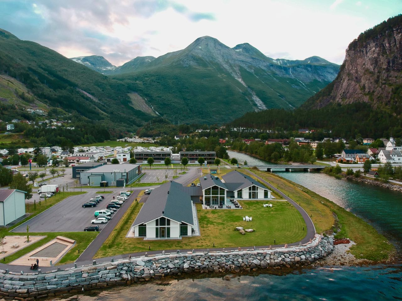 Valldal Fjordhotell drone lufta omtale