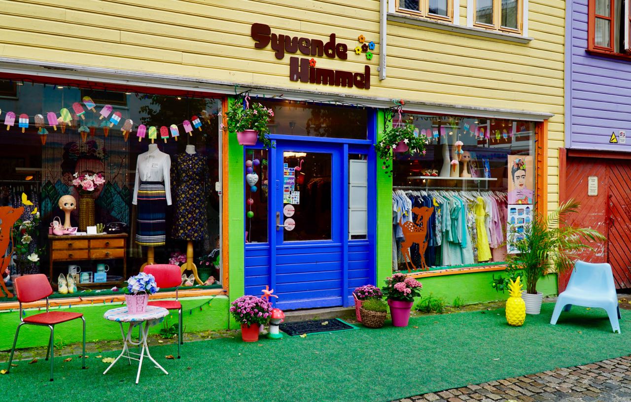 Road trip Norway Stavanger colourful street