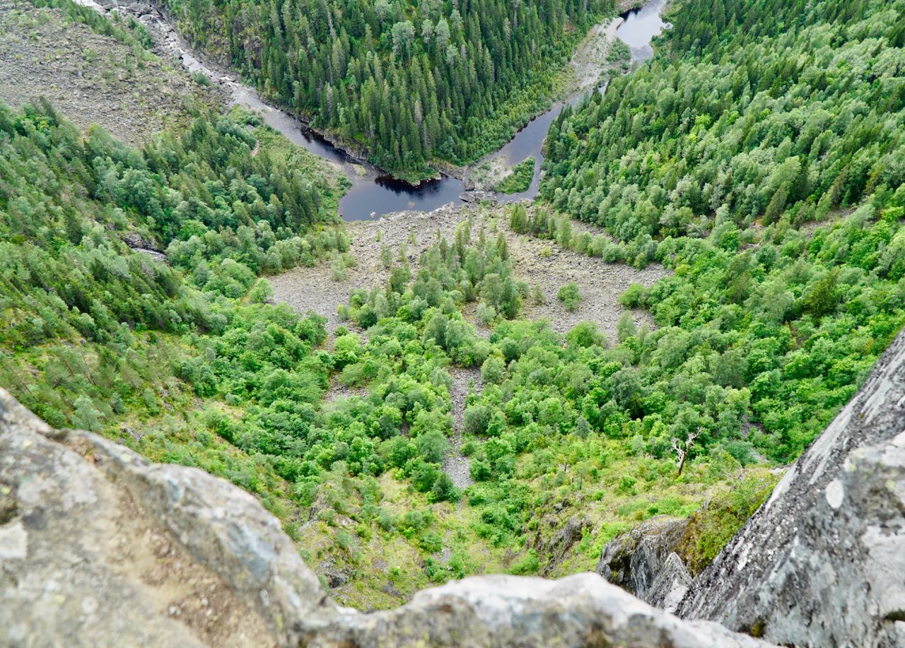 Road trip Norway Ravnejuv view