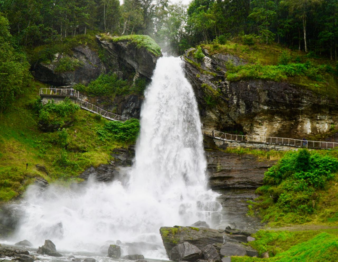 Road trip Norway Steindalsfossen waterfall walkway