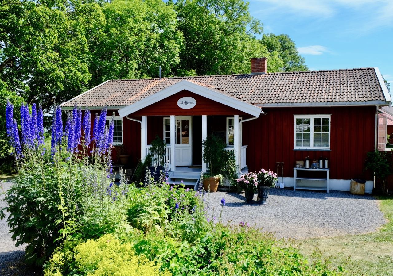 In the Middle of Lake Mjøsa: Picture Perfect Helgøya