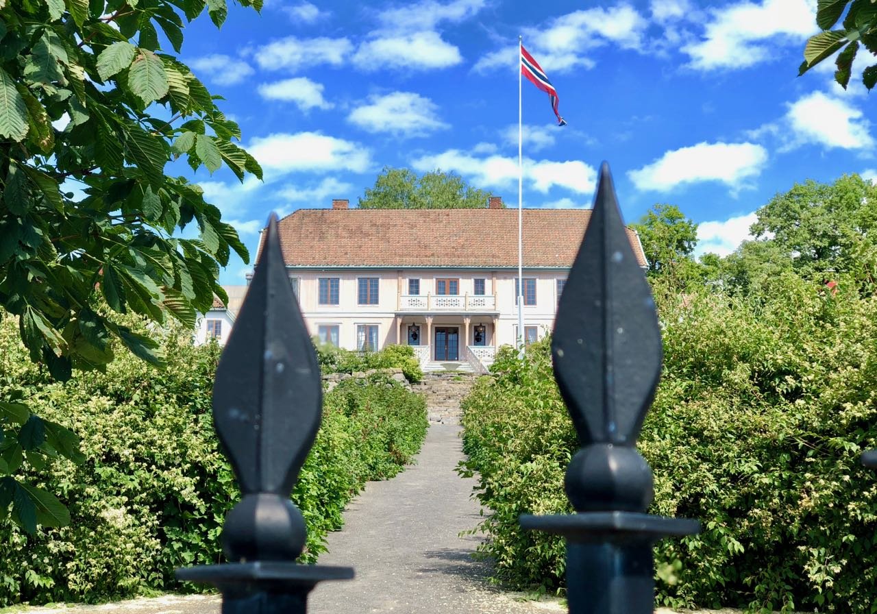 Helgøya Hovelsrud farm historic garden review