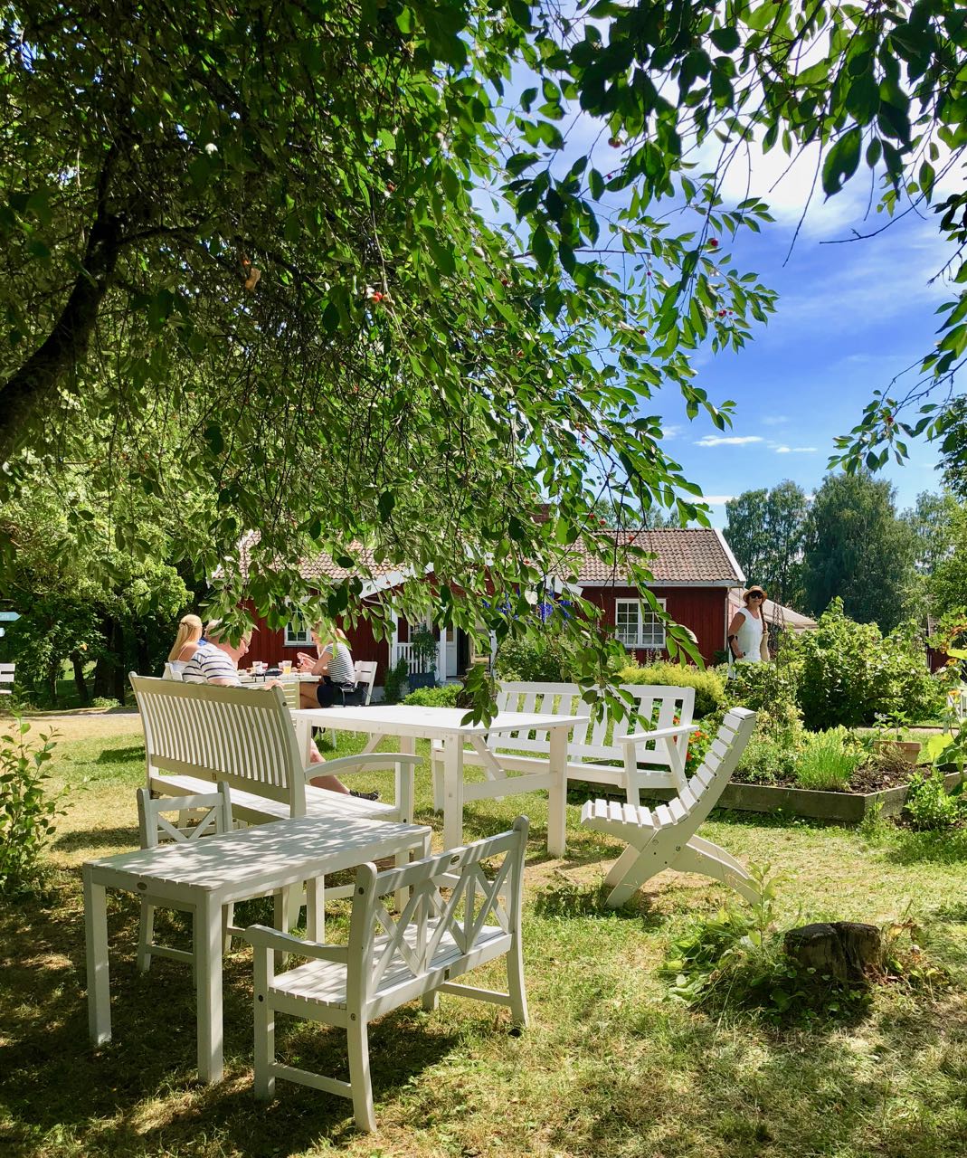 Helgøya Skafferiet kafe utside