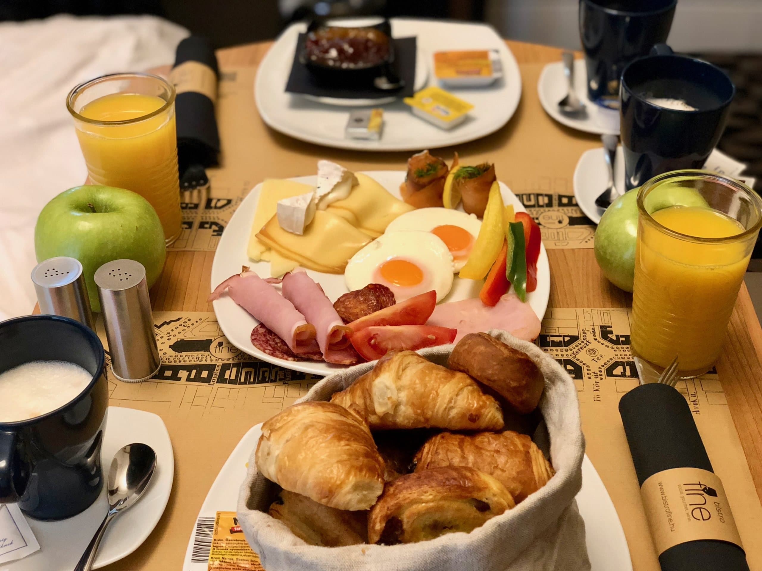 Hotel Moments Budapest omtale frokost