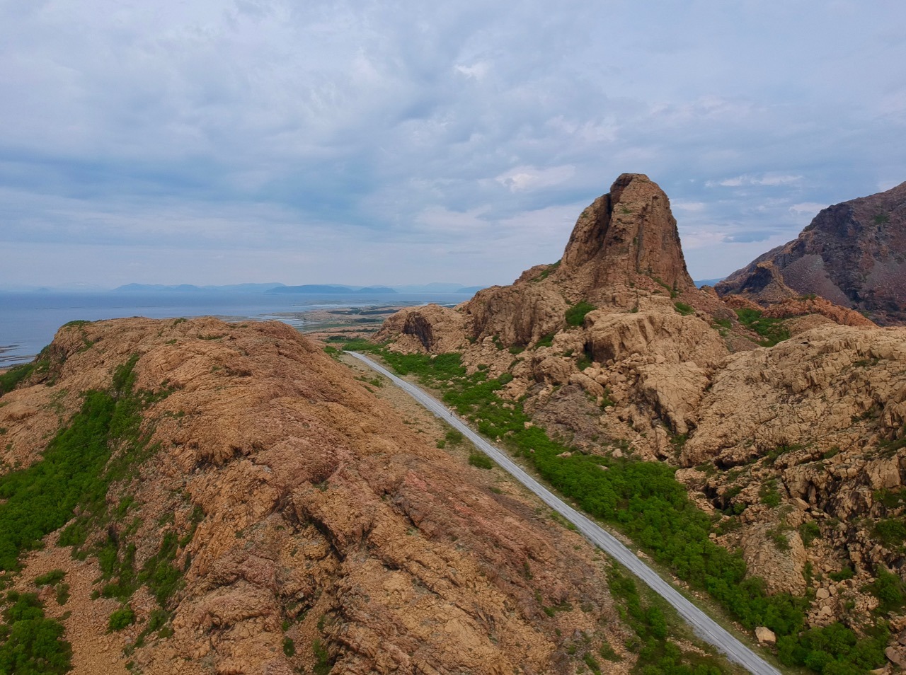 Leka geological formations