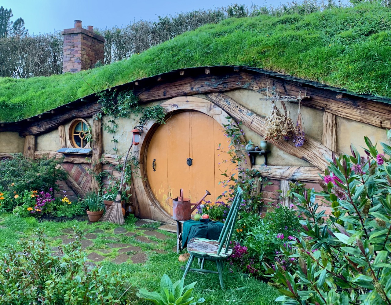 Hobbit homes Hobbiton Evening Banquet Tour