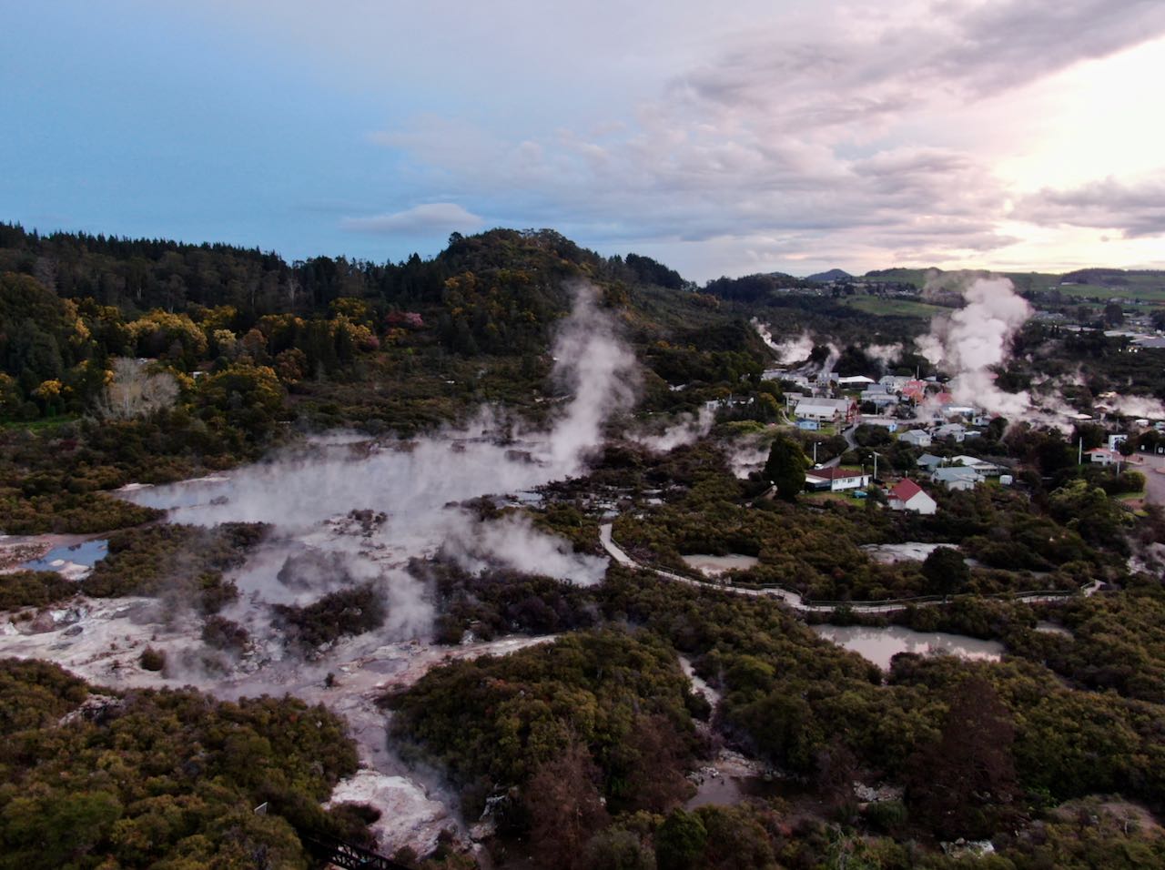 Whakarewarewa - en geotermisk maorilandsby