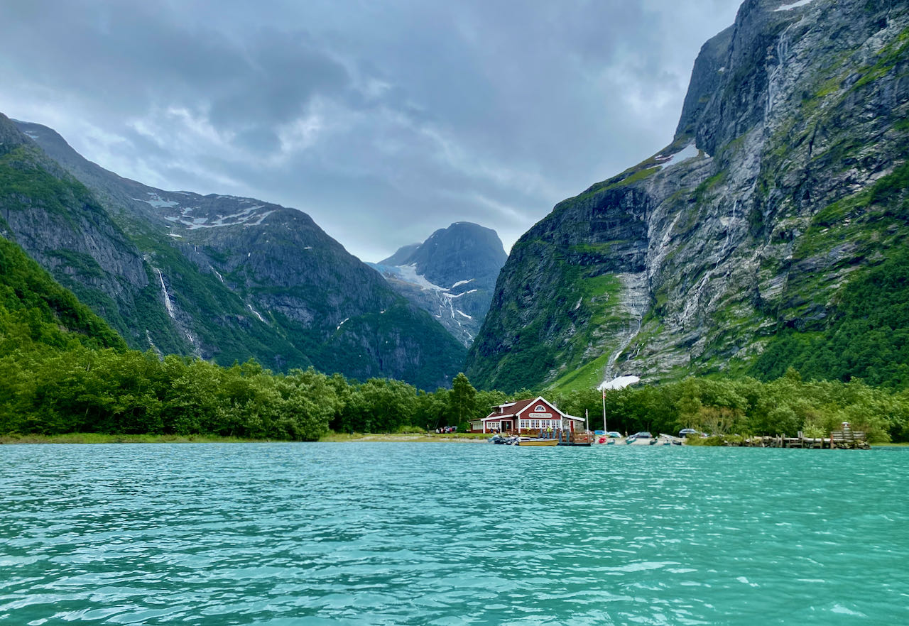 Canoe Kjenndalsstova Lovatnet